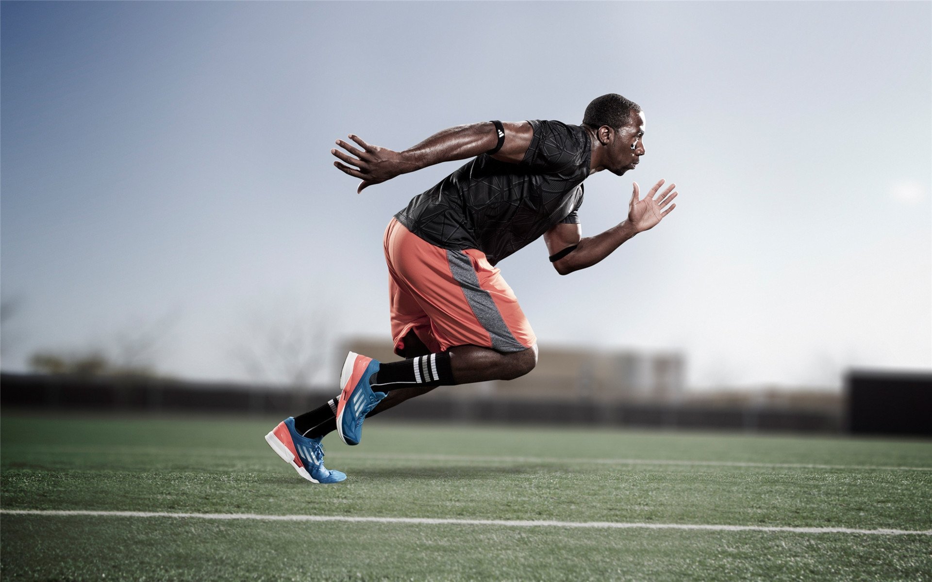 未来篮球：跨界融合打造“体育+科技+娱乐”新模式，未来的篮球比赛